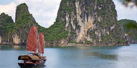 Ha Long Bay (Photo: SGGP) Ha Long Bay (Photo: SGGP)