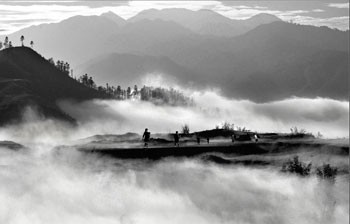‘Fog in exotic Sapa’ by Nguyen Thi Sin ‘Fog in exotic Sapa’ by Nguyen Thi Sin