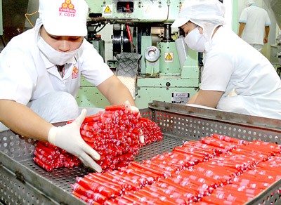 Sausages being processed at Vissan Food Company (Photo: Sggp) Sausages being processed at Vissan Food Company (Photo: Sggp)