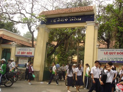 Students of Le Quy Don high school in HCMC return home after school is over (Photo: V. Hanh) Students of Le Quy Don high school in HCMC return home after school is over (Photo: V. Hanh)