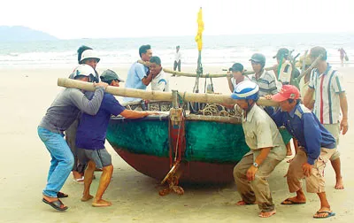 Miền Trung khẩn cấp ứng phó bão số 7