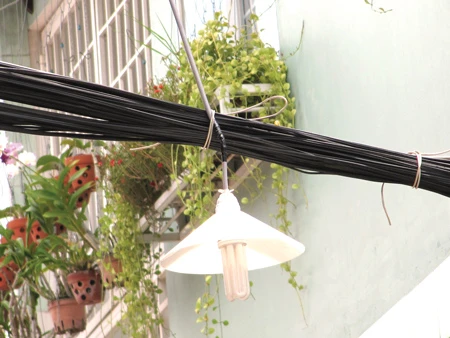 “Ý tưởng tiết kiệm điện - Năm 2012”: Cần xây dựng hệ thống đèn dân lập tiết kiệm điện ảnh 3 “Ý tưởng tiết kiệm điện - Năm 2012”: Cần xây dựng hệ thống đèn dân lập tiết kiệm điện ảnh 3