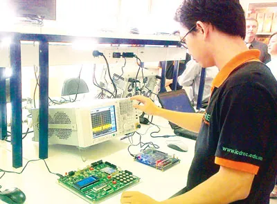 Phòng kiểm định lõi IP, một công trình do UBND TPHCM đầu tư nhằm góp phần phát triển công nghiệp vi mạch. Ảnh: T.BA Phòng kiểm định lõi IP, một công trình do UBND TPHCM đầu tư nhằm góp phần phát triển công nghiệp vi mạch. Ảnh: T.BA