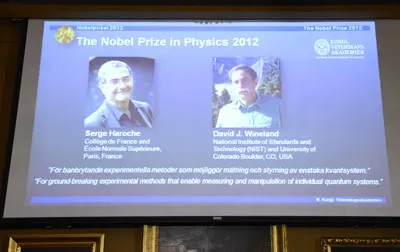 Nobel Vật lý 2012: Mở đường cho cuộc cách mạng máy tính