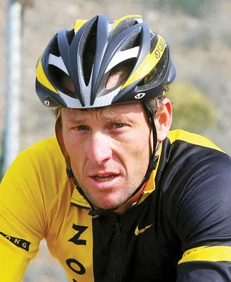 Tan vỡ hình tượng Armstrong