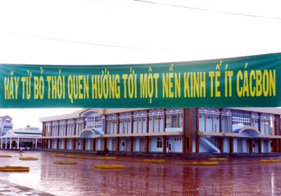 Khẩu hiệu viết sai, trái nghĩa