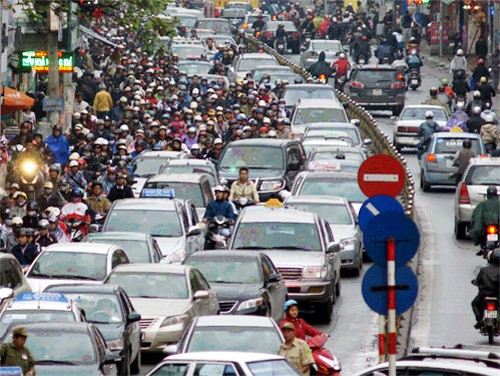 The road maintenance fee decree will affect almost 35 million motorbike owners and 1.5 million car owners The road maintenance fee decree will affect almost 35 million motorbike owners and 1.5 million car owners