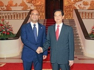 Prime Minister Nguyen Tan Dung warmly receives Haitian Prime Minister Laurent Salvador Lamothe at PM Office in Hanoi on Monday, Dec. 17th, 2012. (Photo: VNA) Prime Minister Nguyen Tan Dung warmly receives Haitian Prime Minister Laurent Salvador Lamothe at PM Office in Hanoi on Monday, Dec. 17th, 2012. (Photo: VNA)