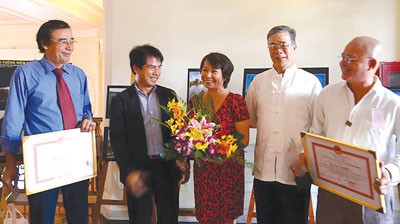 Winners of the first HCMC Art and Literature Award (Photo: SGGP) Winners of the first HCMC Art and Literature Award (Photo: SGGP)