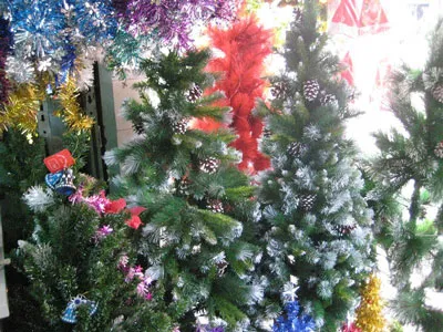 Hàng trang trí Giáng sinh 2012: Giá tăng nhẹ, sức mua chậm