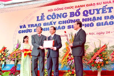 Vinh danh 469 Giáo sư, Phó giáo sư năm 2012