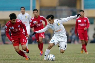Đôn cầu thủ trẻ ở V-League 2013: “Dục tốc bất đạt!”