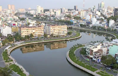 Dòng Kênh Nhiêu Lộc - Thị Nghè trong xanh. Ảnh: BẢO NGỌC Dòng Kênh Nhiêu Lộc - Thị Nghè trong xanh. Ảnh: BẢO NGỌC