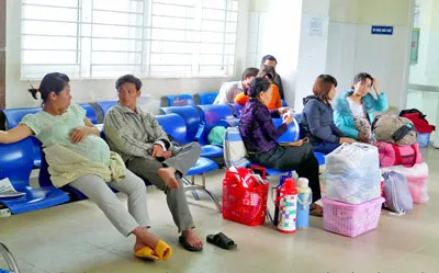 Nỗi niềm “vượt cạn” xứ người