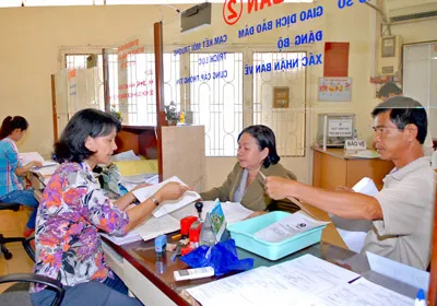 Thay vì tăng biên chế, cần có biện pháp làm tăng hiệu quả làm việc của bộ máy nhà nước. Ảnh: Cao Thăng Thay vì tăng biên chế, cần có biện pháp làm tăng hiệu quả làm việc của bộ máy nhà nước. Ảnh: Cao Thăng