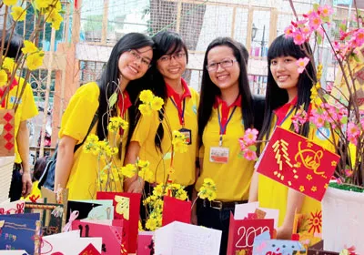 Dạt dào tình cảm gửi đảo xa