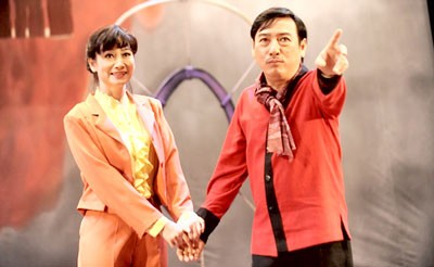 Actor Thanh Hoi and actress Tuyet Thu in Reincarnation Drama (Photo: SGGP) Actor Thanh Hoi and actress Tuyet Thu in Reincarnation Drama (Photo: SGGP)