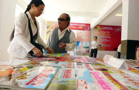 Thừa Thiên – Huế, Đà Nẵng khai mạc Hội báo Xuân 2013 ảnh 2 Thừa Thiên – Huế, Đà Nẵng khai mạc Hội báo Xuân 2013 ảnh 2