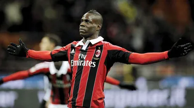 Milan lần đầu vào tốp 4, “Super Mario” bay vào tâm bão