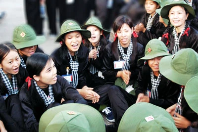 Rầm rập bước chân ta đi...