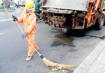 Nhọc nhằn nghề quét rác