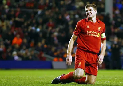 Nỗi thất vọng của tiền vệ Steven Gerrard (Liverpool) sau trận đấu với Zenit. Nỗi thất vọng của tiền vệ Steven Gerrard (Liverpool) sau trận đấu với Zenit.