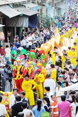 Lễ diễu hành luôn thu hút người xem Lễ diễu hành luôn thu hút người xem