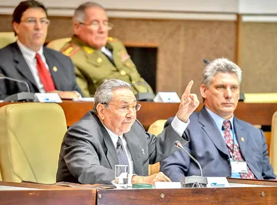 Cuba bắt đầu chuyển giao quyền lực