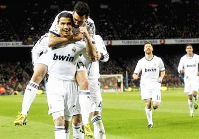 "Địa chấn" tại sân Nou Camp: Barcelona thua Real Madrid 1 - 3