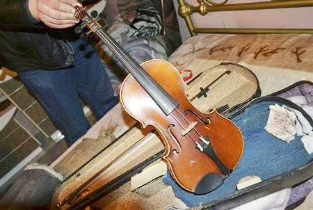 Phát hiện mới trong vụ truy tìm cây đàn violon Stradivarius 1,8 triệu USD ảnh 1 Phát hiện mới trong vụ truy tìm cây đàn violon Stradivarius 1,8 triệu USD ảnh 1