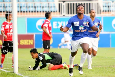 Hai trận đấu muộn lượt 2 V-League 2013: Tỷ số cách biệt