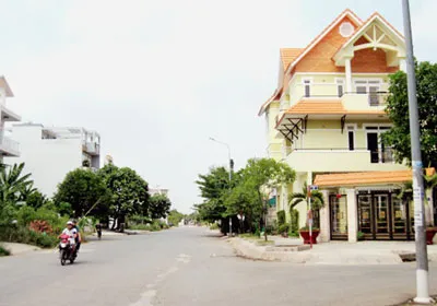 KDC mới ở phường Hiệp Bình Chánh (quận Thủ Đức) khang trang nhưng thiếu công viên cây xanh. KDC mới ở phường Hiệp Bình Chánh (quận Thủ Đức) khang trang nhưng thiếu công viên cây xanh.