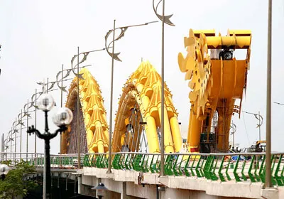 Dòng sông và những nhịp cầu