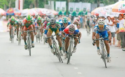 Cuộc đua xe đạp toàn quốc tranh Cúp Truyền hình TPHCM - 2013: Các đội mạnh xuất chiêu