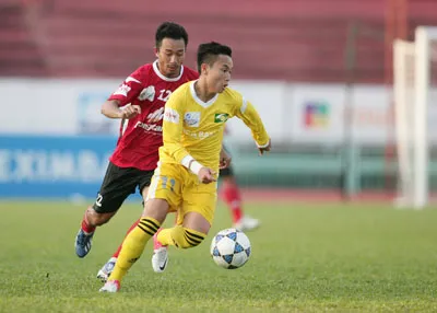 Lượt 6 V-League 2013: SLNA giữ vững ngôi đầu
