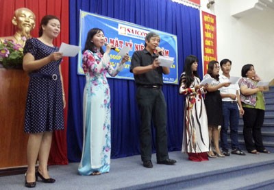 Saigon Giai Phong reporters and staff perform a music item at the anniversary celebrations of the Newspaper (Photo: SGGP) Saigon Giai Phong reporters and staff perform a music item at the anniversary celebrations of the Newspaper (Photo: SGGP)