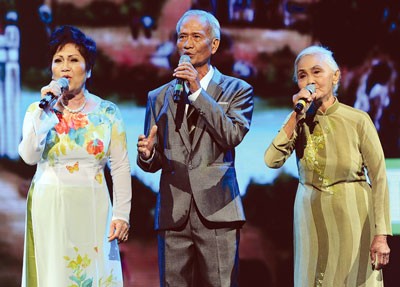 Contestants of the singing contest for middle-aged and elder music lovers (Photo: SGGP) Contestants of the singing contest for middle-aged and elder music lovers (Photo: SGGP)