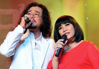 Singers Khac Trieu and Cam Van Singers Khac Trieu and Cam Van