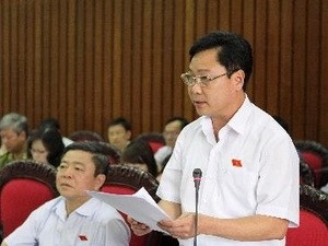Bac Kan province deputy Duong Quang Son speaks at the session. (Photo: VNA) Bac Kan province deputy Duong Quang Son speaks at the session. (Photo: VNA)