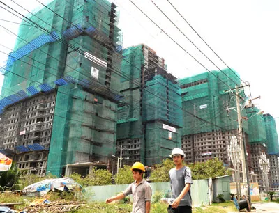 Nhiều giải pháp cứu thị trường bất động sản đang được triển khai. Ảnh: PHẠM KIM NGÂN Nhiều giải pháp cứu thị trường bất động sản đang được triển khai. Ảnh: PHẠM KIM NGÂN