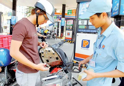 Giá xăng dầu cần minh bạch hơn