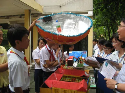 Mô hình ngôi nhà mơ ước sử dụng năng lượng mặt trời của học sinh Trường THCS Bình Chiểu Thủ Đức Mô hình ngôi nhà mơ ước sử dụng năng lượng mặt trời của học sinh Trường THCS Bình Chiểu Thủ Đức