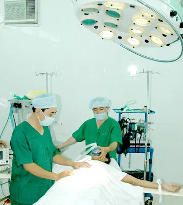 Phòng mổ của Trung tâm Y tế huyện Hóc Môn. Ảnh: MAI HẢI Phòng mổ của Trung tâm Y tế huyện Hóc Môn. Ảnh: MAI HẢI