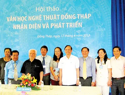 Văn học đồng bằng sông Cửu Long - Hững hờ liên kết