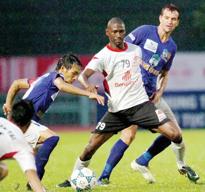 Lượt 12 V-League 2013: Thanh toán sòng phẳng