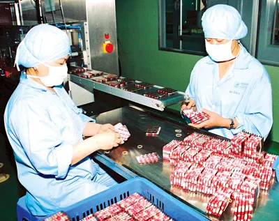 Đẩy mạnh sản xuất thuốc trong nước nhằm giảm giá thuốc. Đẩy mạnh sản xuất thuốc trong nước nhằm giảm giá thuốc.