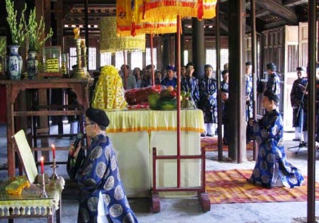 Ceremony to commemorate the 400th death anniversary of Lord Nguyen Hoang. (Photo: SGGP) Ceremony to commemorate the 400th death anniversary of Lord Nguyen Hoang. (Photo: SGGP)
