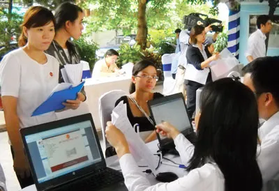 Luật chờ… nghị định, thông tư