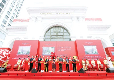 Tập đoàn Vingroup khai trương Vincom Mega Mall Royal City