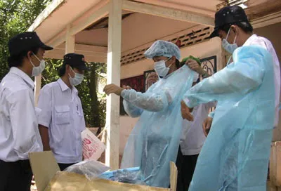 Các tỉnh biên giới Tây Nam nỗ lực chặn dịch cúm gia cầm